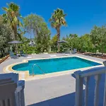 Villa Derin Su *